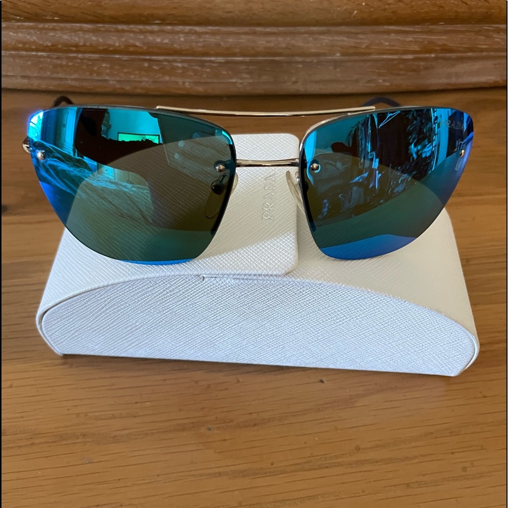 Womens Blue Mirrored Rimless Sunglasses